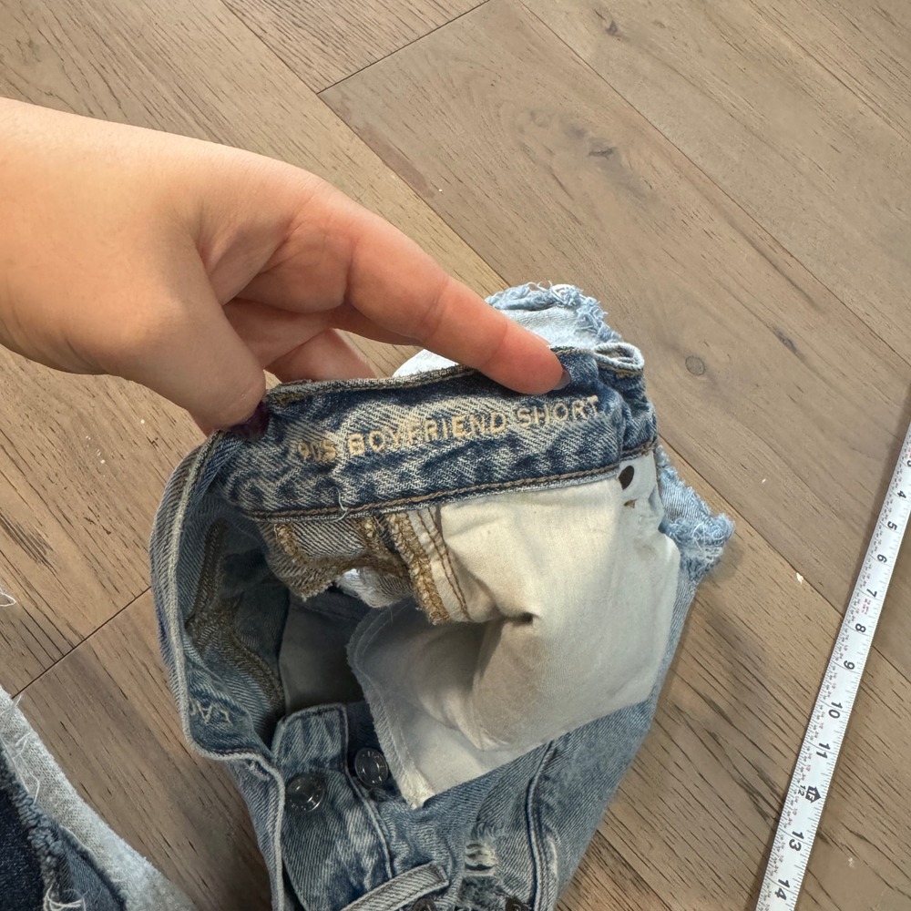American Eagle Outfitters Distressed Denim Boyfriend Shorts Light Wash Size‎ 2 - Picture 5 of 7